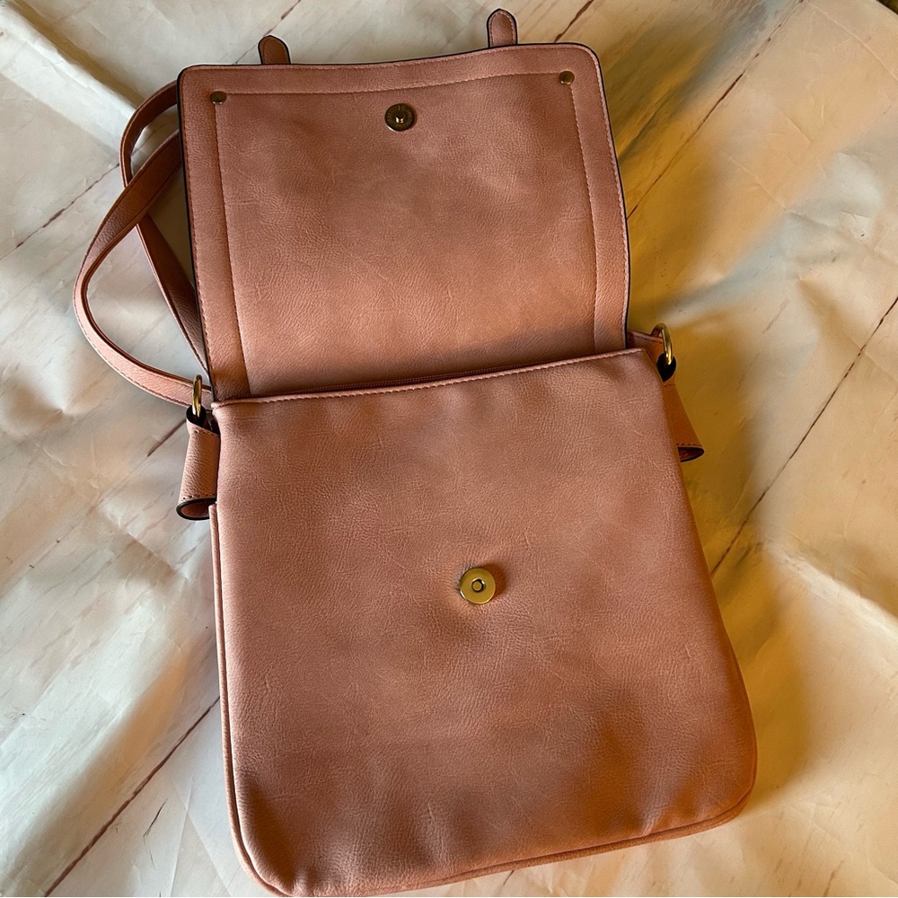 ALYSSA • Large Flapover Crossbody Bag - Picture 4 of 13
